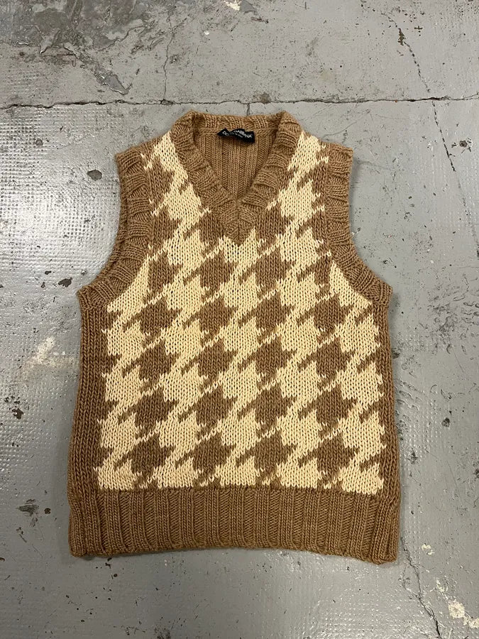 2000s Dolce & Gabbana Beige Houndstooth Sleeveless Sweater LSFvMnX 2