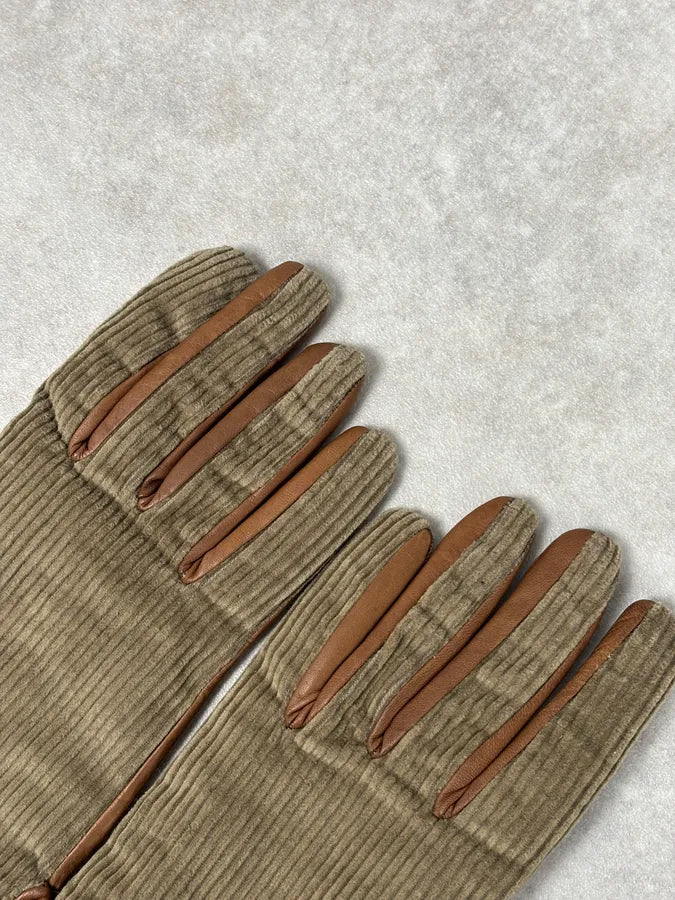 2000s Dolce & Gabbana Beige Velvet & Leather Hybrid Gloves HbDpUYf 8
