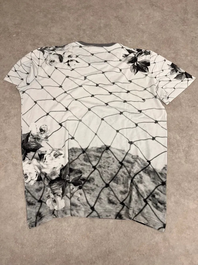2000s Dolce & Gabbana Black & White Jail Gun Men T-Shirt dVJpMtE 1