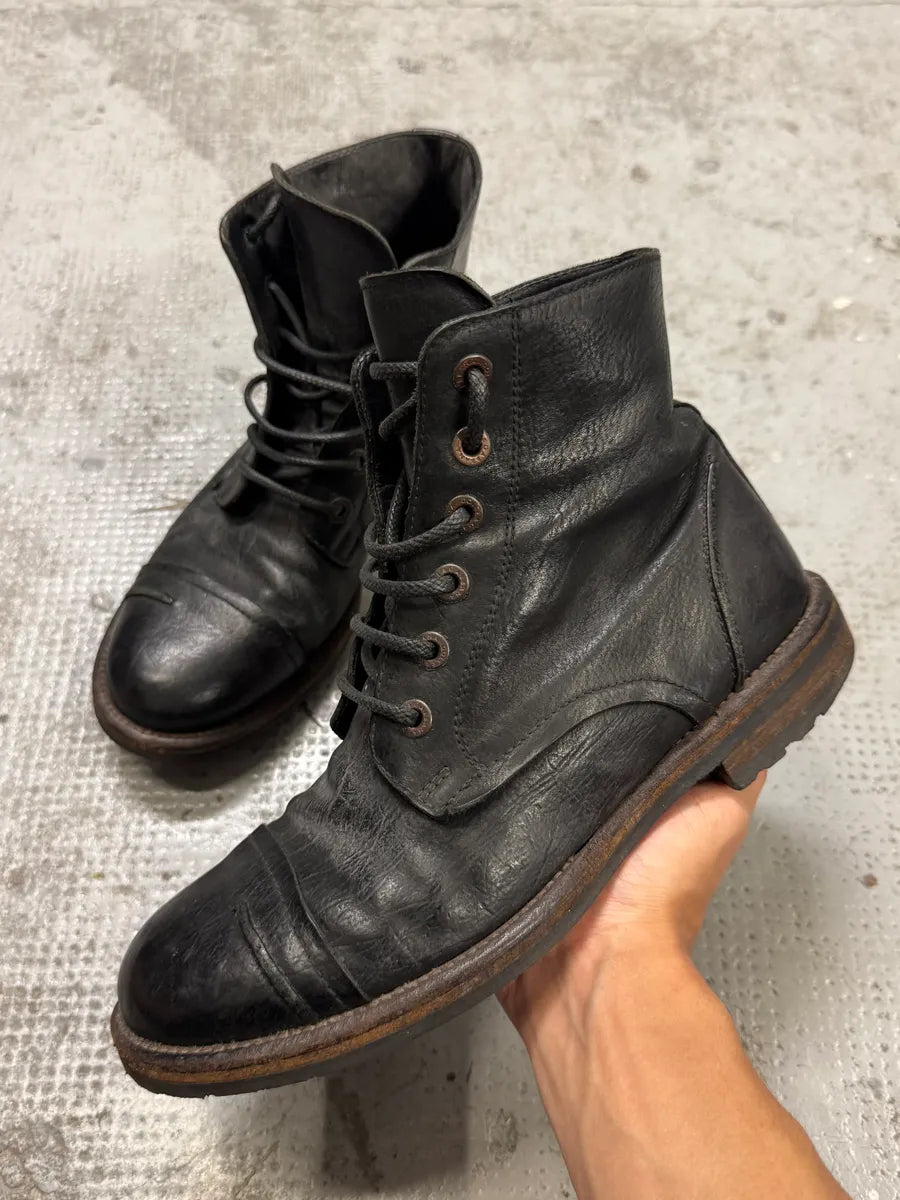 2000s Dolce & Gabbana Black Eroded Leather Boots kZvvccK 0