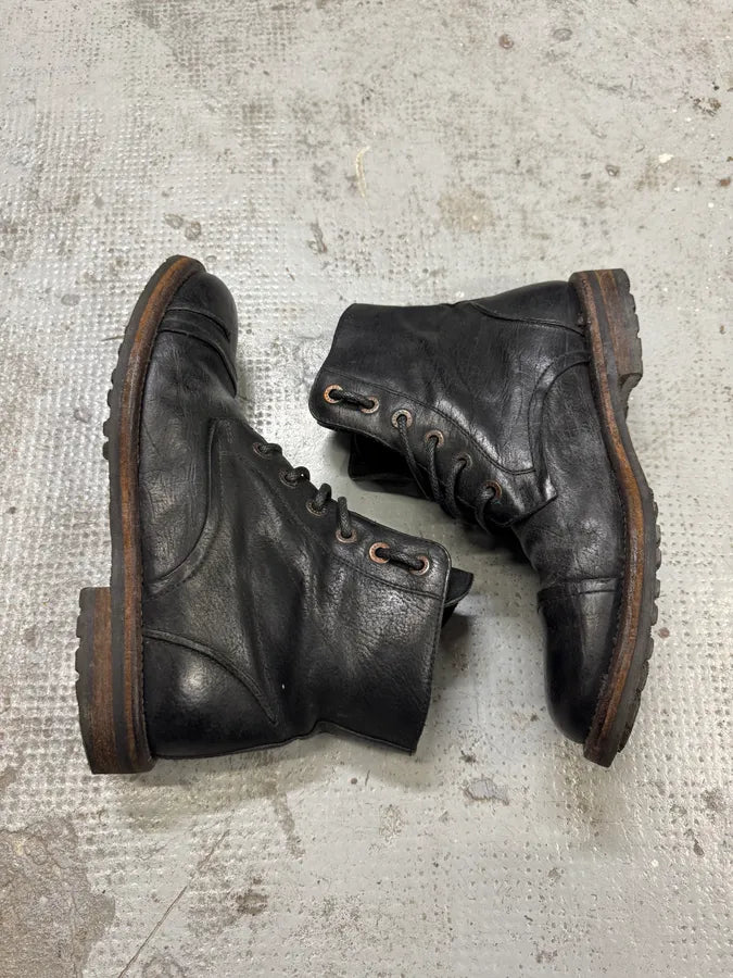 2000s Dolce & Gabbana Black Eroded Leather Boots kZvvccK 1