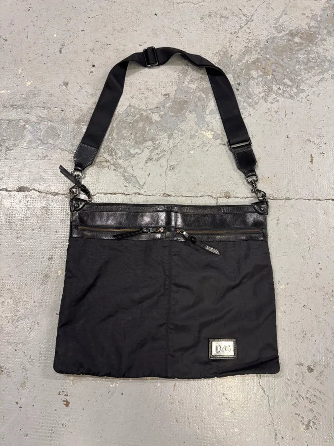 2000s Dolce & Gabbana Black Hybrid Nylon & Leather Shoulder Bag BmjtRZQ 0