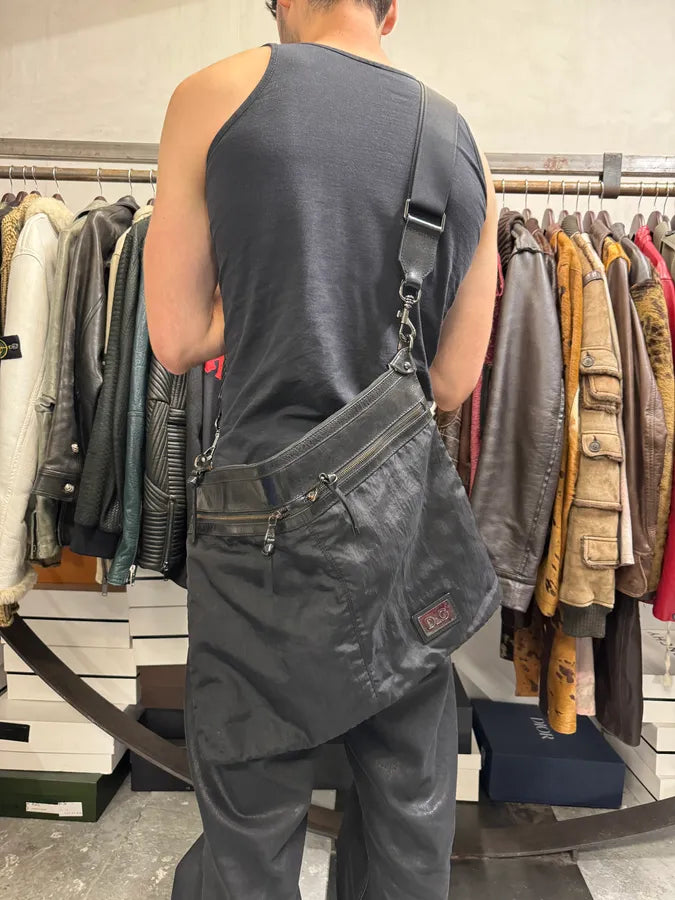 2000s Dolce & Gabbana Black Hybrid Nylon & Leather Shoulder Bag BmjtRZQ 2