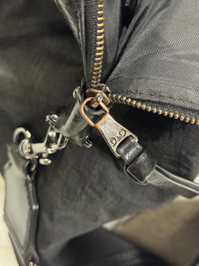 2000s Dolce & Gabbana Black Hybrid Nylon & Leather Shoulder Bag BmjtRZQ 8