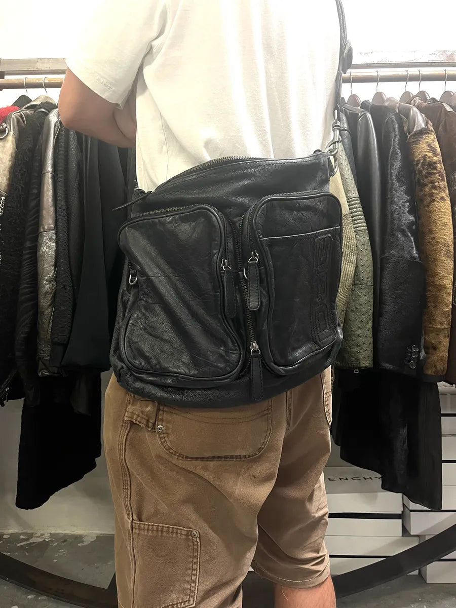 2000s Dolce & Gabbana Black Leather Cargo Shoulder Bag ghJFFVW 1