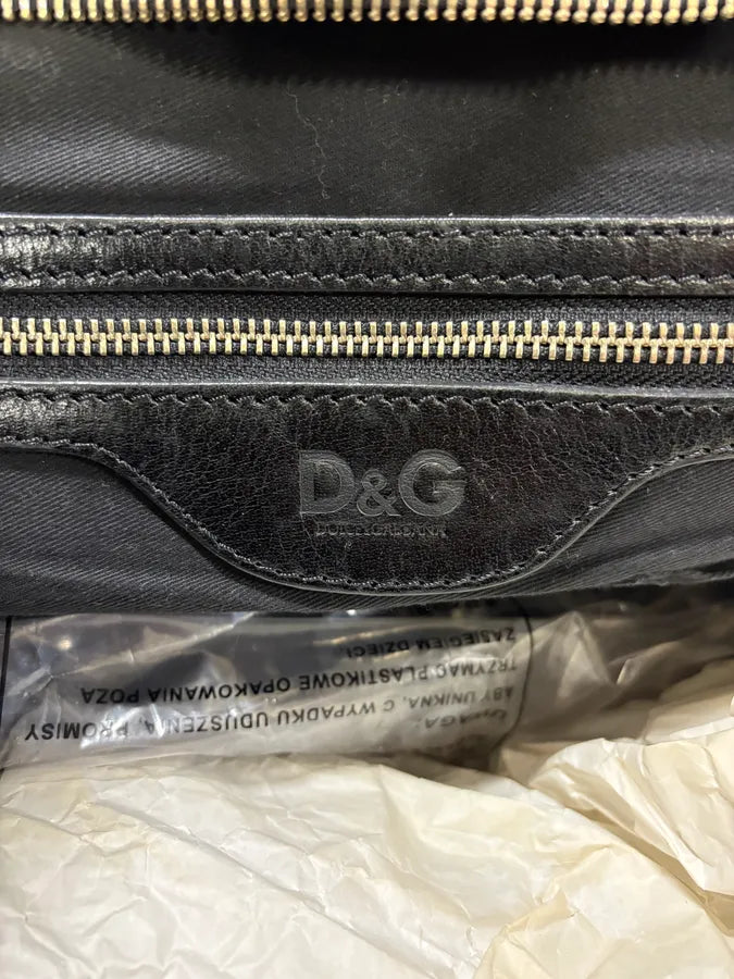 2000s Dolce & Gabbana Black Leather Minimalist Shoulder Bag qTCsHWd 8