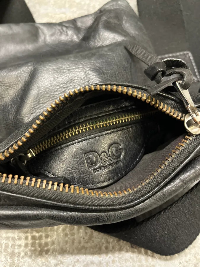 2000s Dolce & Gabbana Black Leather Shoulder Bag BdfvInZ 6