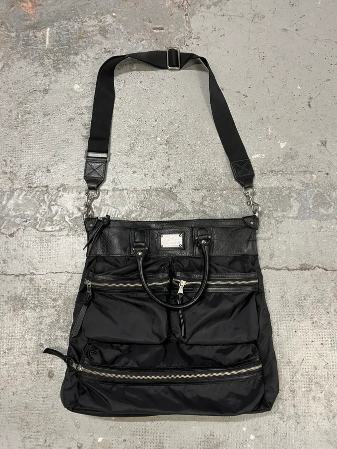 2000s Dolce & Gabbana Black Nylon Cargo Messenger Shoulder Bag (OS) QXsdufm 0