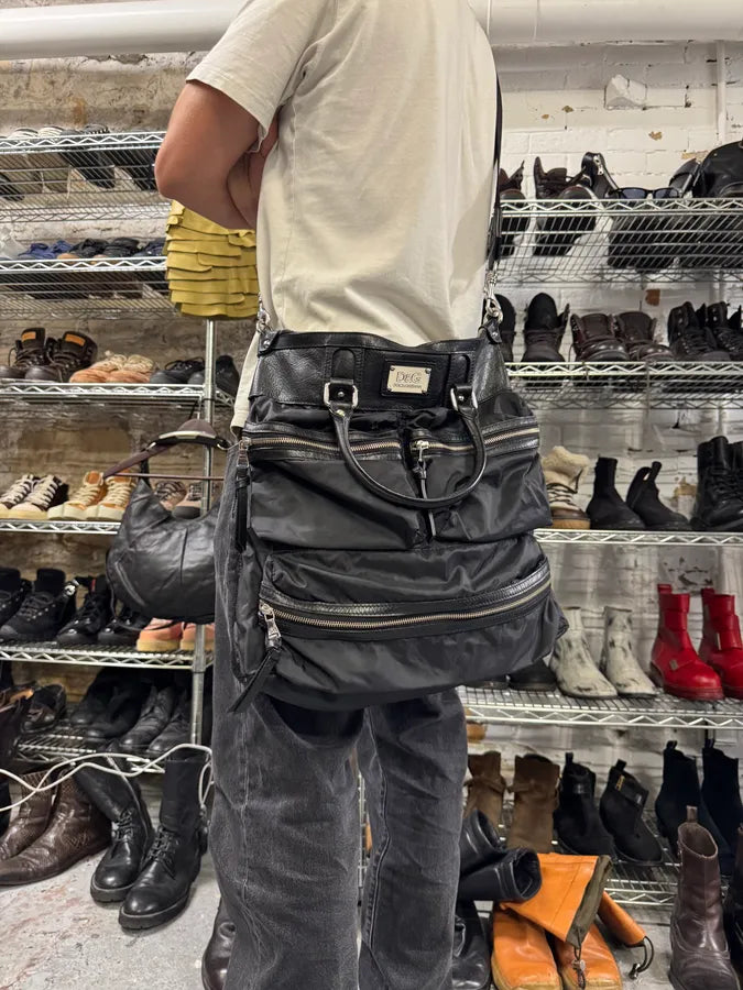 2000s Dolce & Gabbana Black Nylon Cargo Messenger Shoulder Bag (OS) QXsdufm 1