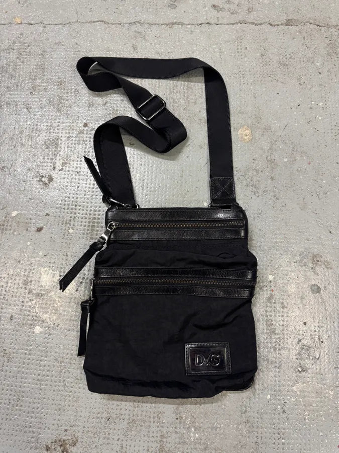 2000s Dolce & Gabbana Black Nylon Cargo Shoulder Bag ZtGMfnP 0