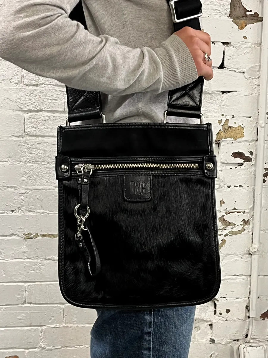 2000s Dolce & Gabbana Black Pony Hair Leather Shoulder Bag QQqZVwf 1