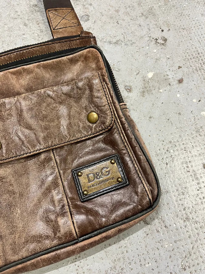 2000s Dolce & Gabbana Brown Faded Leather Shoulder Bag AfFUWKA 2