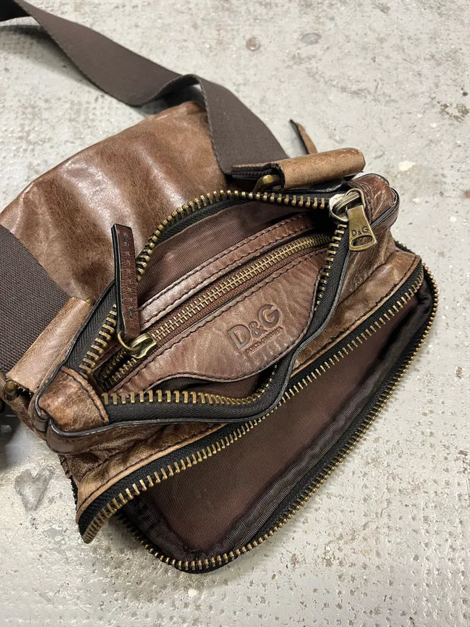 2000s Dolce & Gabbana Brown Faded Leather Shoulder Bag AfFUWKA 8