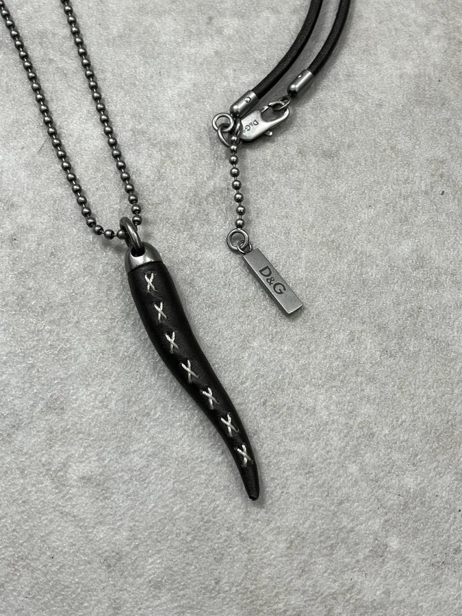2000s Dolce & Gabbana Black Tooth Leather Necklace boMQkdi 4