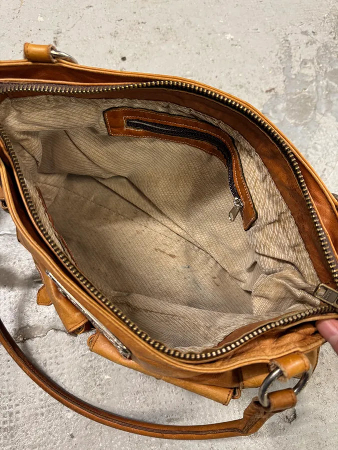 2000s Dolce & Gabbana Camel Zip Leather Cargo Handbag (OS) 6