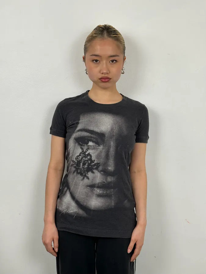 2000s Dolce & Gabbana Dark Grey Monica Bellucci Portrait T-Shirt  fgvqMvt 1