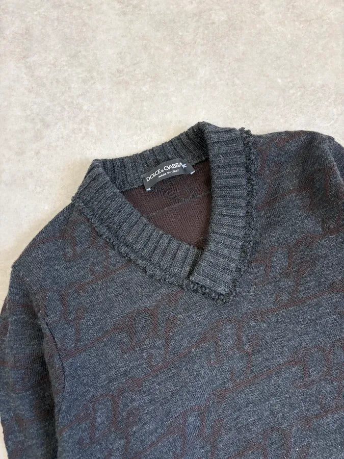 2000s Dolce & Gabbana Dark Grey Signature V-Neck Wool Sweater BwMQYbO 4