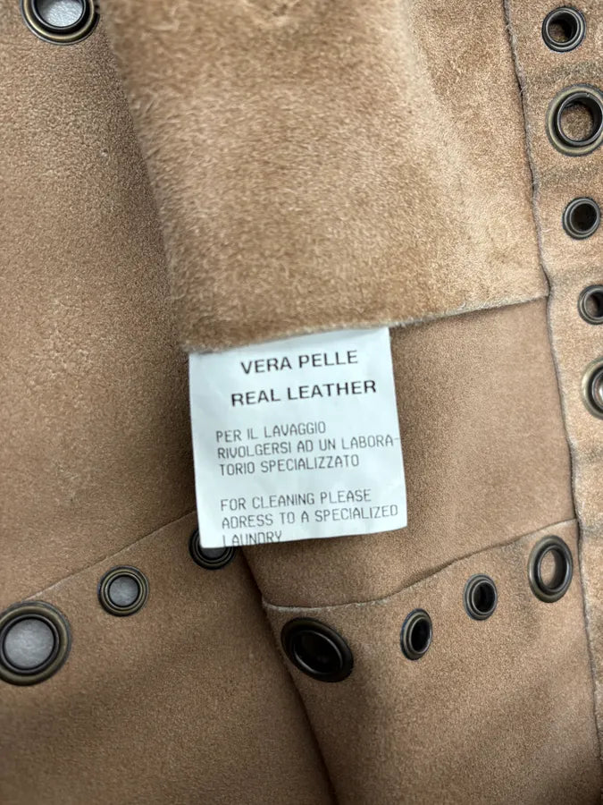 SS2006 Dolce & Gabbana Eyled Beige Suede Leather Sleeveless Shirt Collar Top KLqPGeR 9