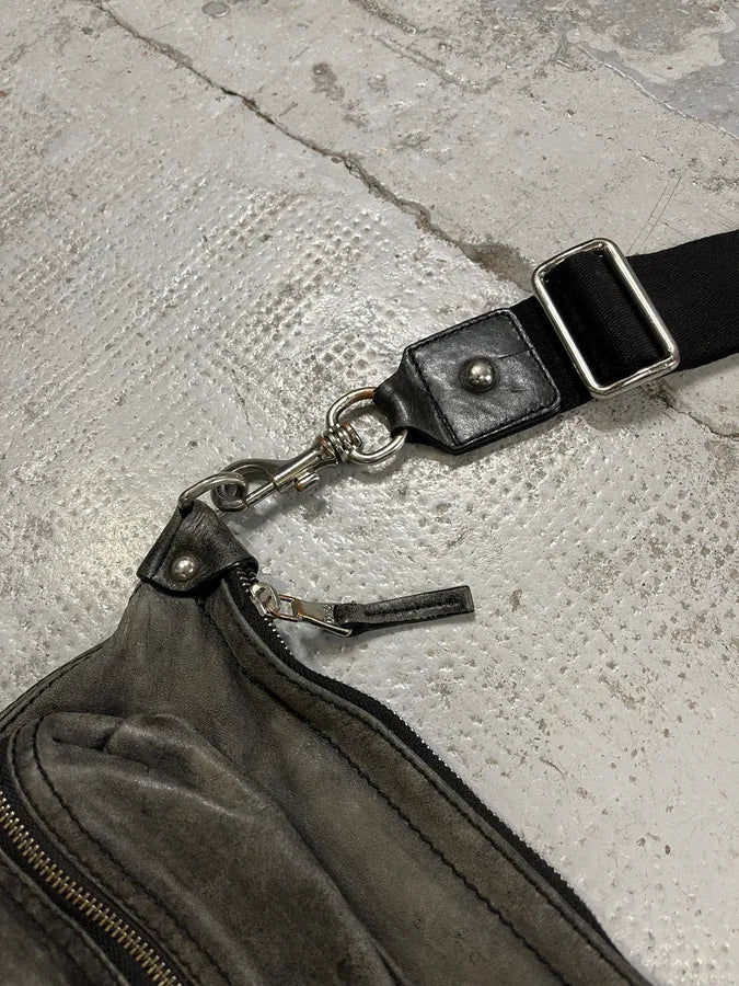 2000s Dolce & Gabbana Faded Grey Leather Cargo Shoulder Bag KNYJCuh 3