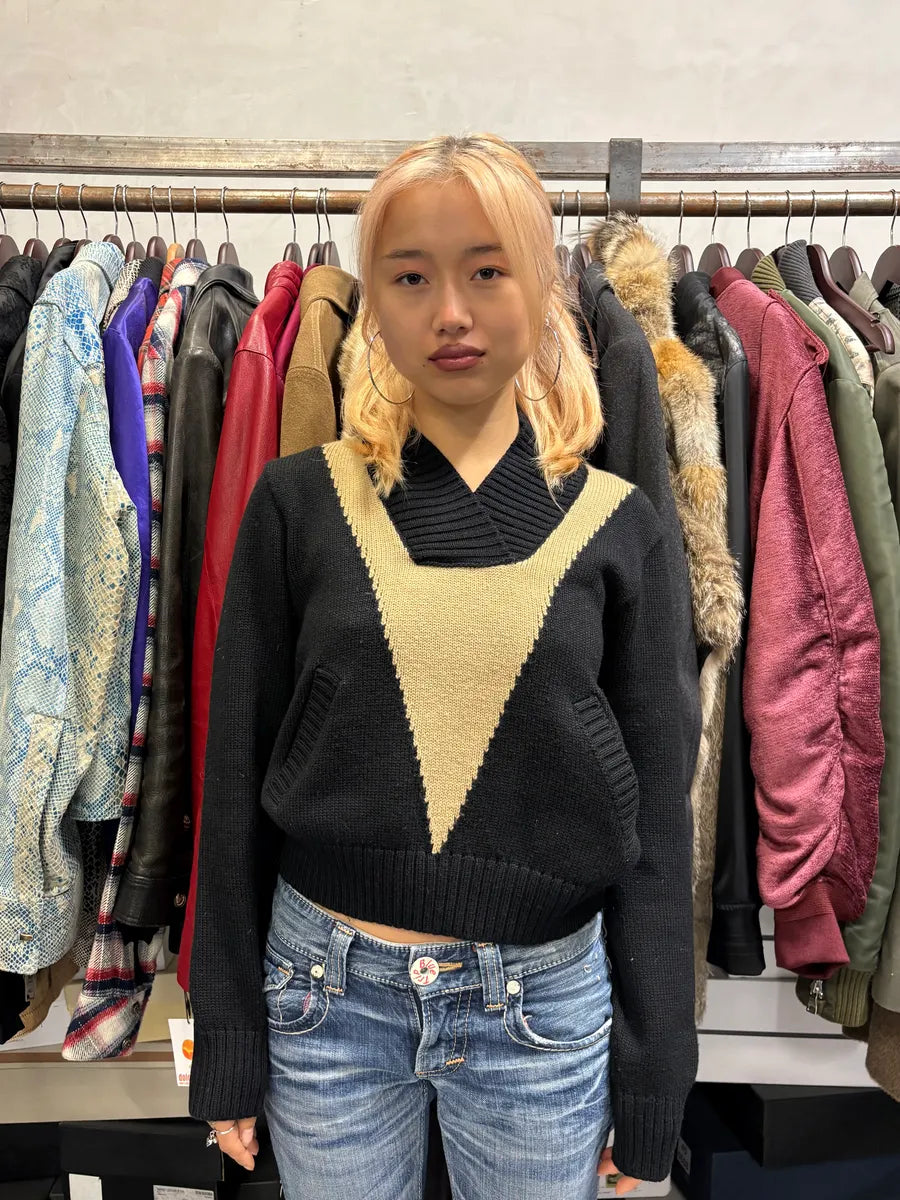 2000s Dolce & Gabbana Geometrical V Black Sweater grFNIwf 1