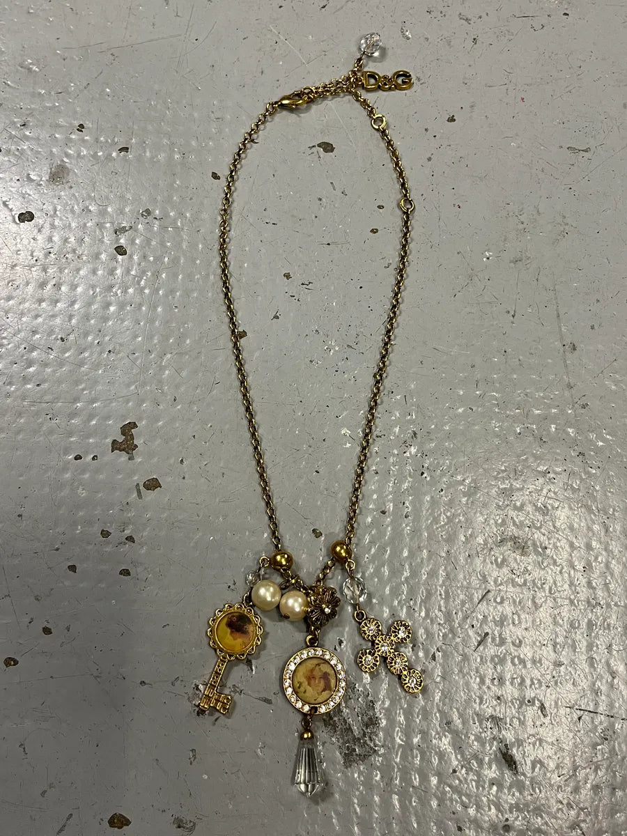 2000s Dolce & Gabbana Gold Metal Pendant Charm Necklace lzotAZz 0