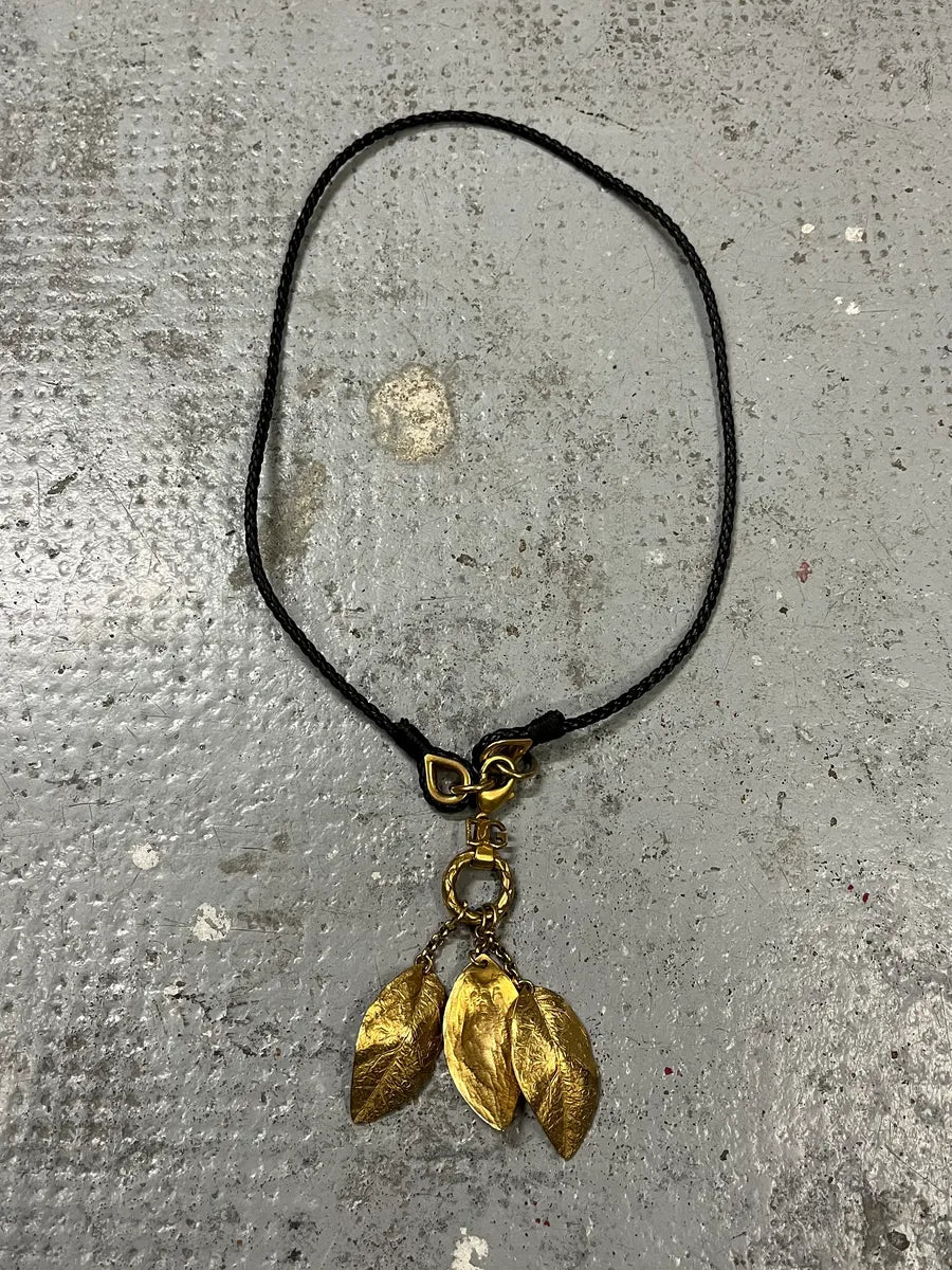 2000s Dolce & Gabbana Golden 3 Leaves Pendant Necklace gpsCwOc 0