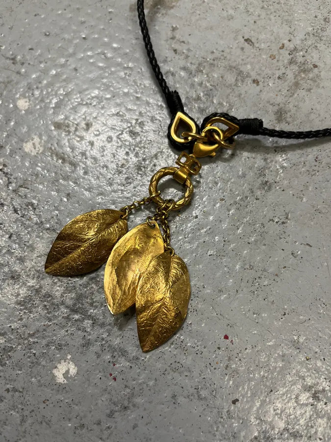 2000s Dolce & Gabbana Golden 3 Leaves Pendant Necklace gpsCwOc 2