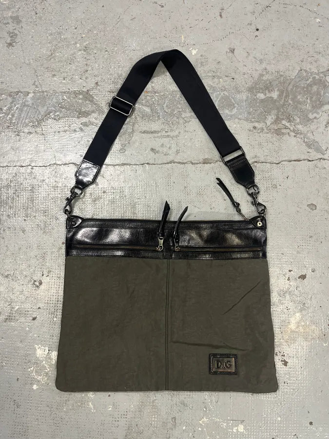 2000s Dolce & Gabbana Grey & Black Leather Daily Shoulder Bag phCbFgW 0