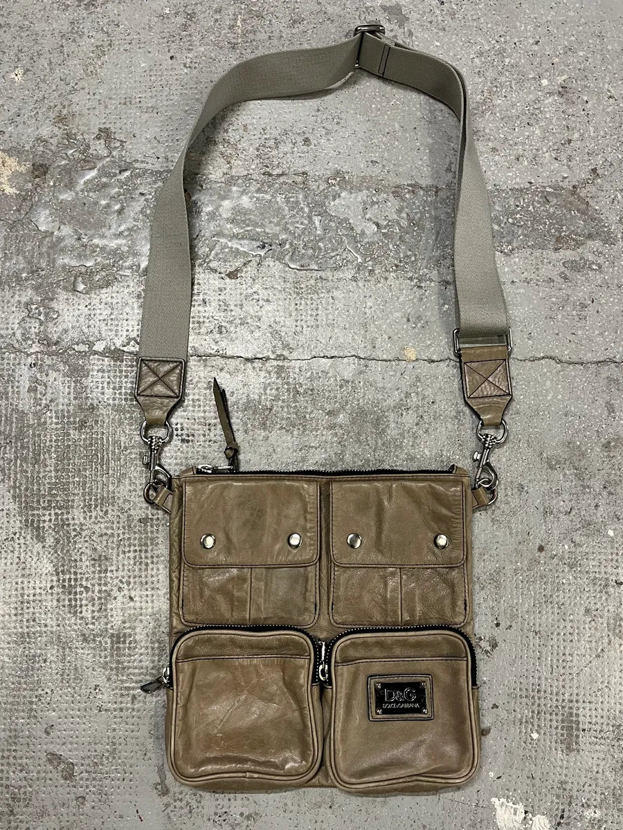 2000s Dolce & Gabbana Grey Leather Cargo Shoulder Bag (OS) DKdufJw 0