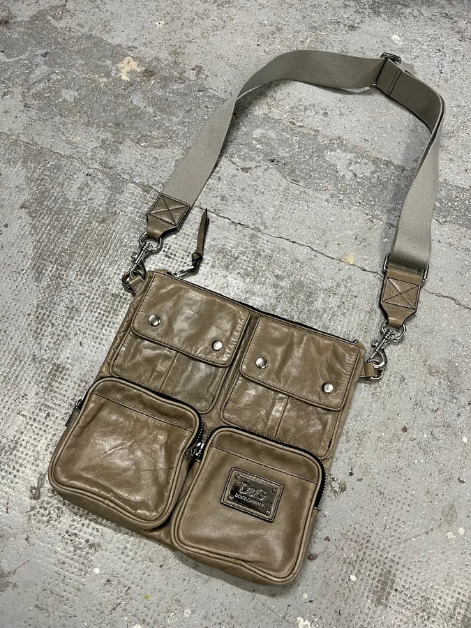 2000s Dolce & Gabbana Grey Leather Cargo Shoulder Bag (OS) DKdufJw 2