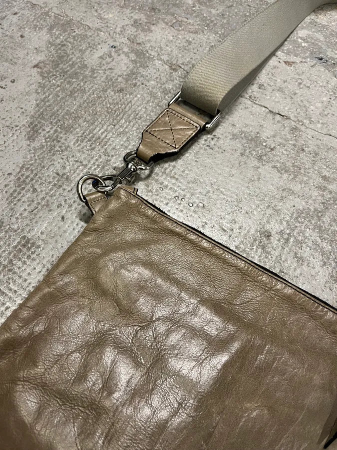 2000s Dolce & Gabbana Grey Leather Cargo Shoulder Bag (OS) DKdufJw 8