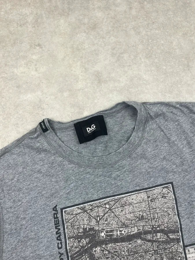 2000s Dolce & Gabbana Grey Paris Camera Map T-Shirt ckdEYJk 3