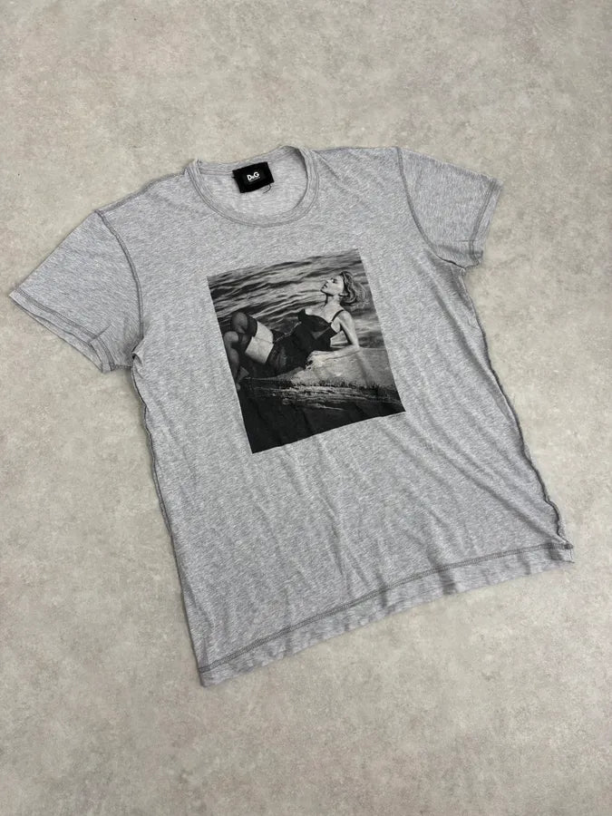 2000s Dolce & Gabbana Grey Sunbathing Poolside T-Shirt CYtqxPe 3