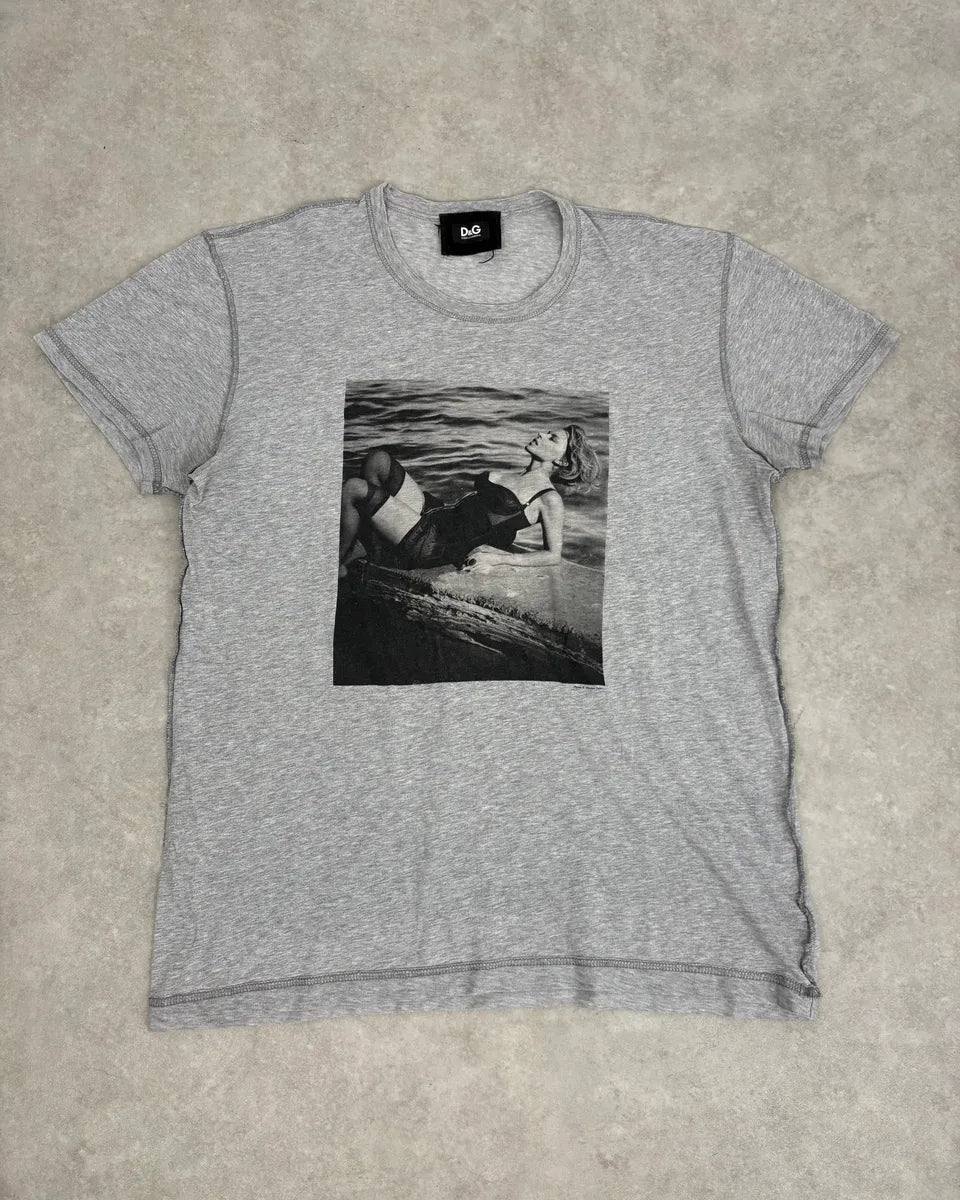 2000s Dolce & Gabbana Grey Sunbathing Poolside T-Shirt CYtqxPe 2