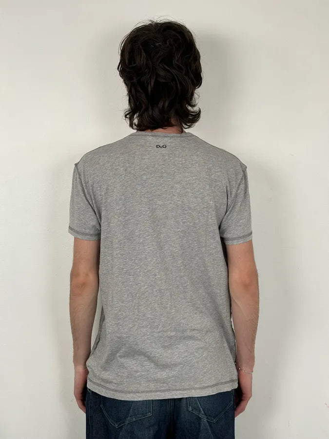 2000s Dolce & Gabbana Grey Sunbathing Poolside T-Shirt CYtqxPe 1