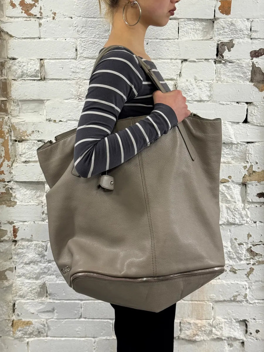 2000s Dolce & Gabbana Kati Zip Beige Leather Tote Bag DnYWhYo 1