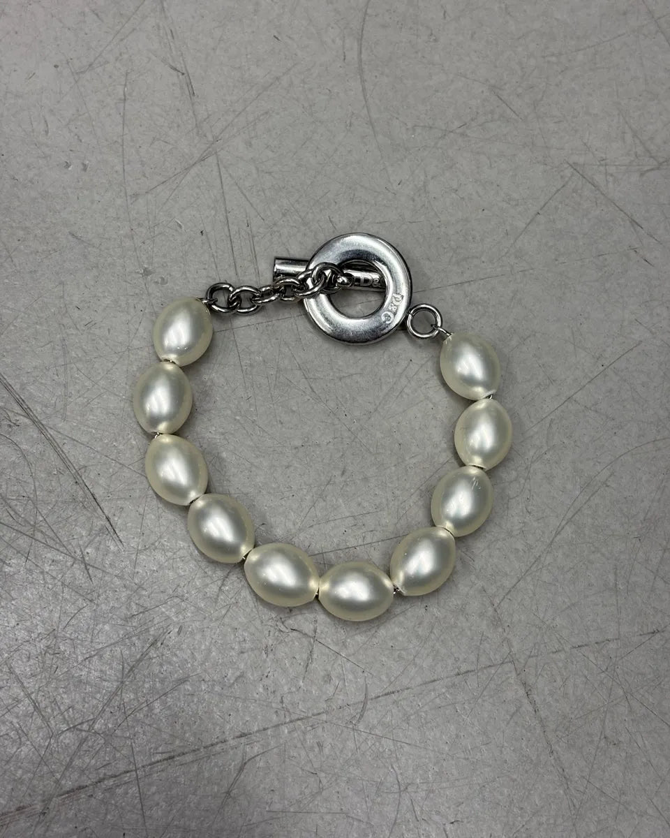 2000s Dolce & Gabbana Large White Fake Pearls Bracelet TcBMJDE 0