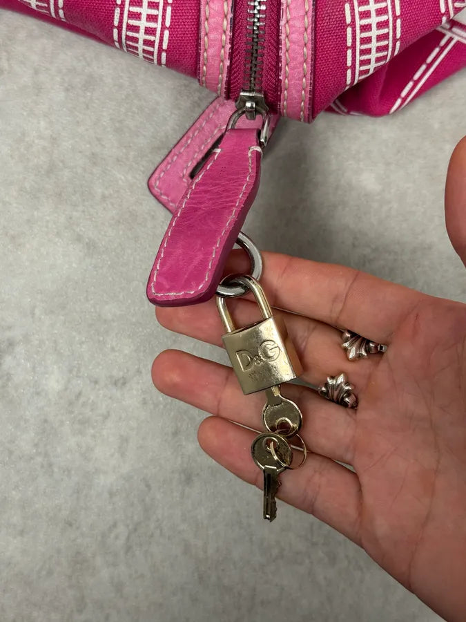 2000s Dolce & Gabbana Lily Trompe L’Oeil Zip Pink Handle Bag gWQaAVd 4