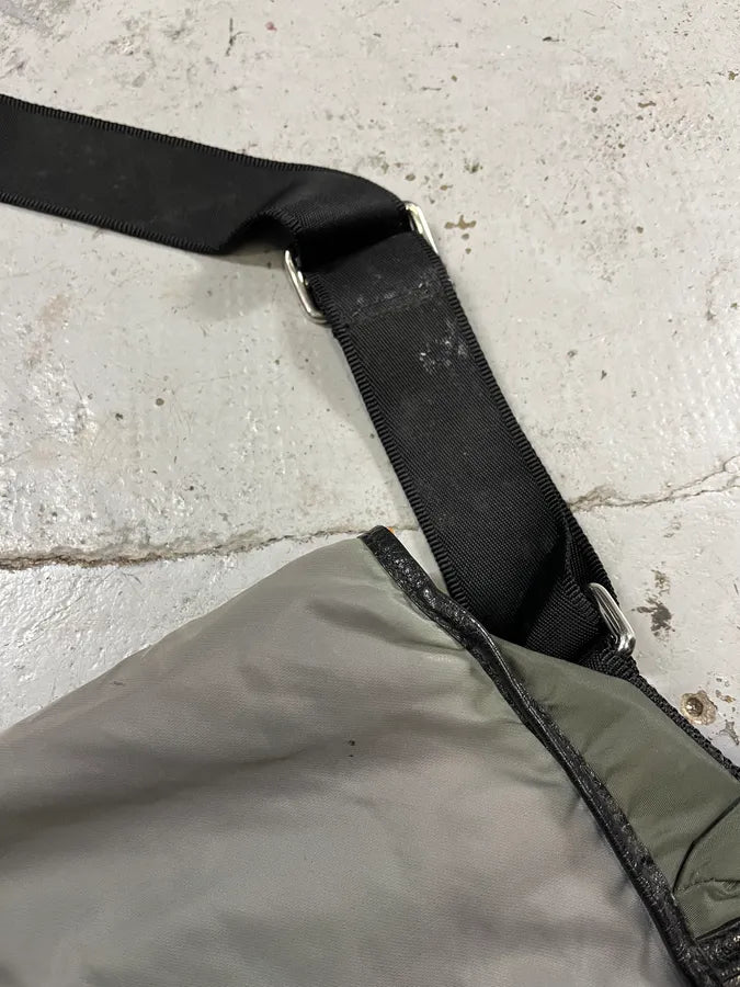 2000s Dolce & Gabbana Nylon Shoulder Utility Bag GnZjIci 6