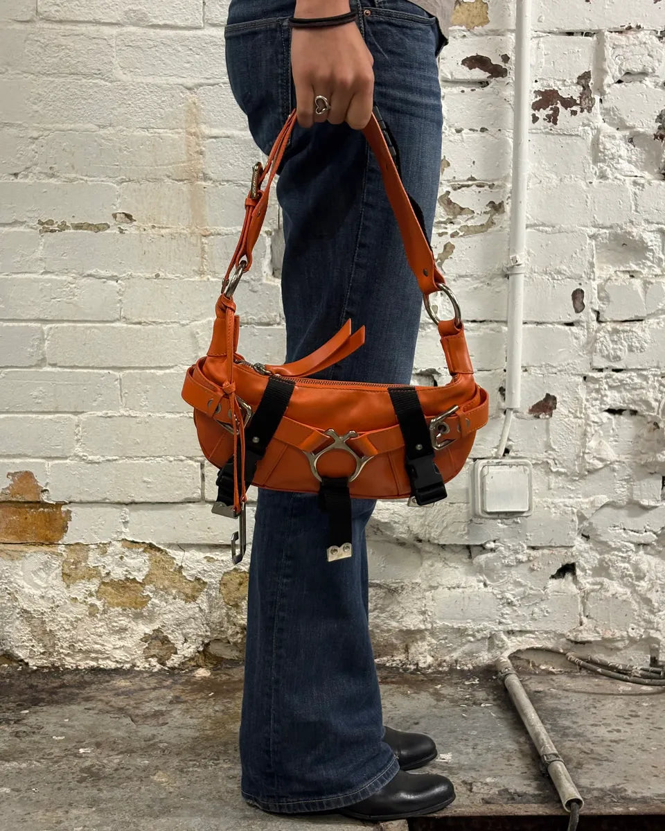 AW2003 Dolce & Gabbana Orange Leather Bondage Shoulder Bag VwDNzrx 3