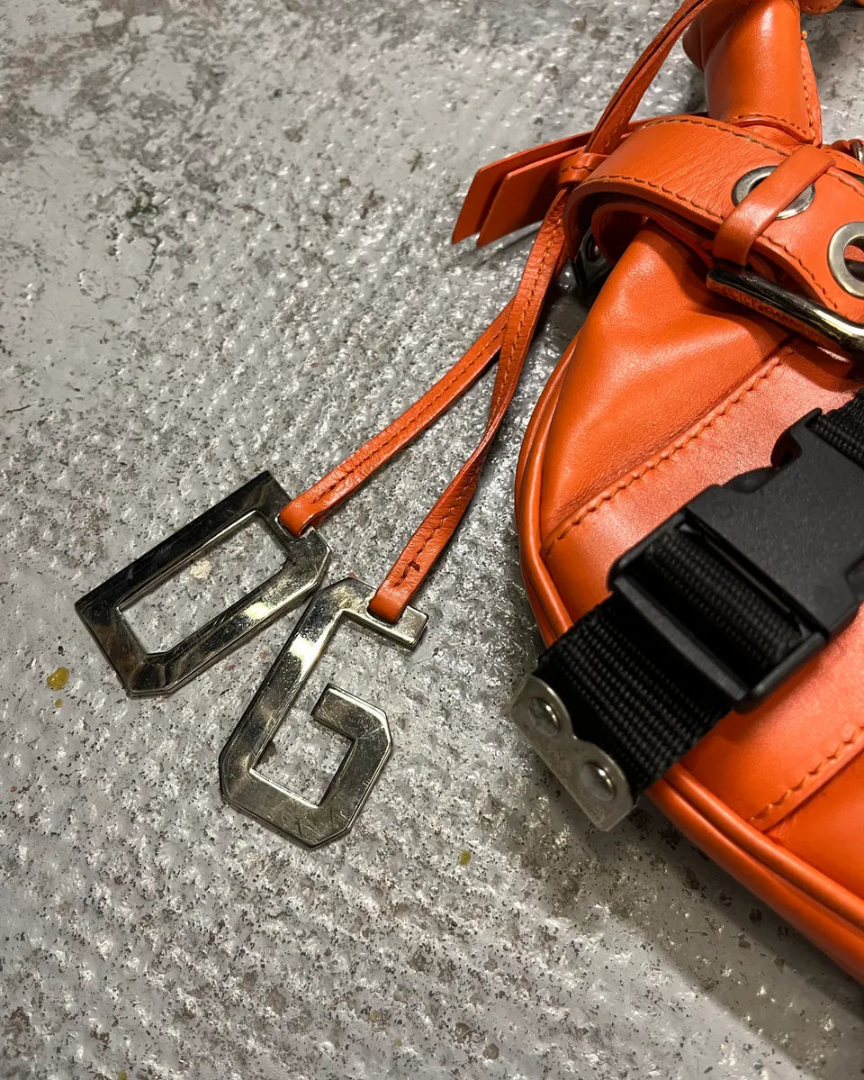AW2003 Dolce & Gabbana Orange Leather Bondage Shoulder Bag VwDNzrx 6