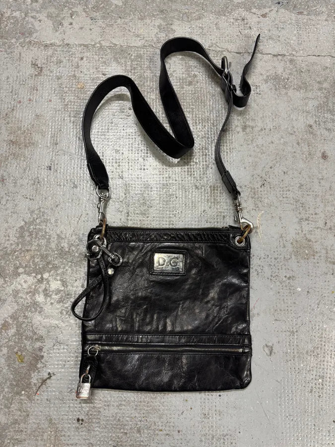 2000s Dolce & Gabbana Padlock Black Leather Shoulder Bag KKIyLNW 0