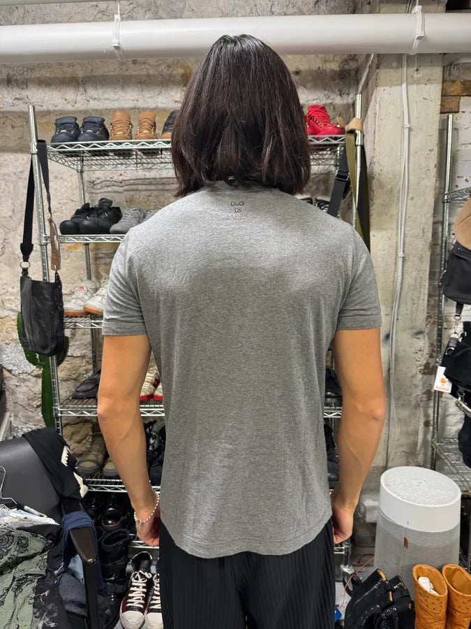 2000s Dolce & Gabbana Provocative Naked Lady Grey T-Shirt JWgstdk 3