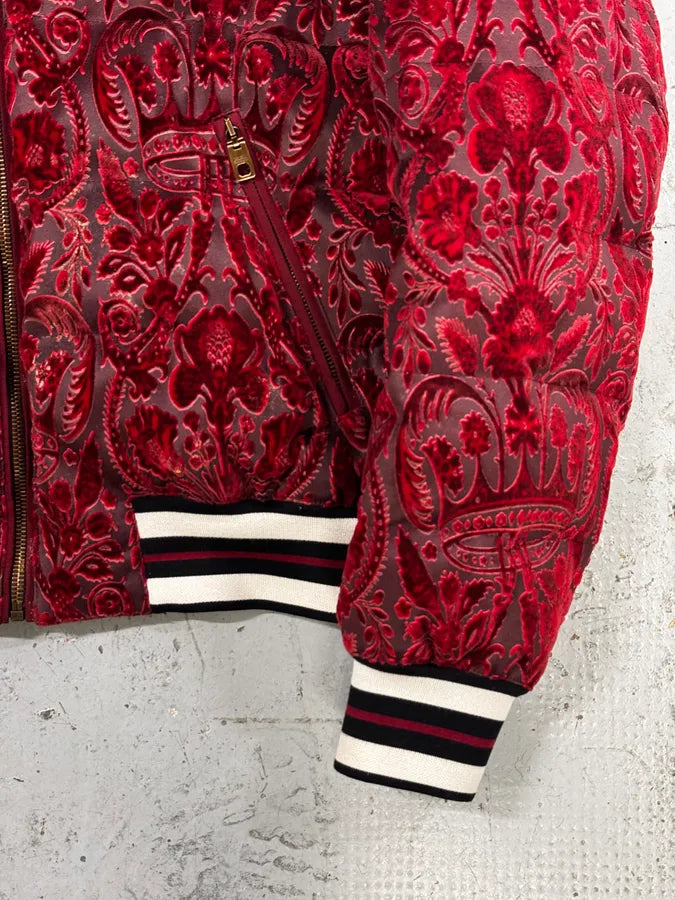 2010s Dolce & Gabbana Red Baroque Pattern Velvet Puffer Jacket vOFAURz 7