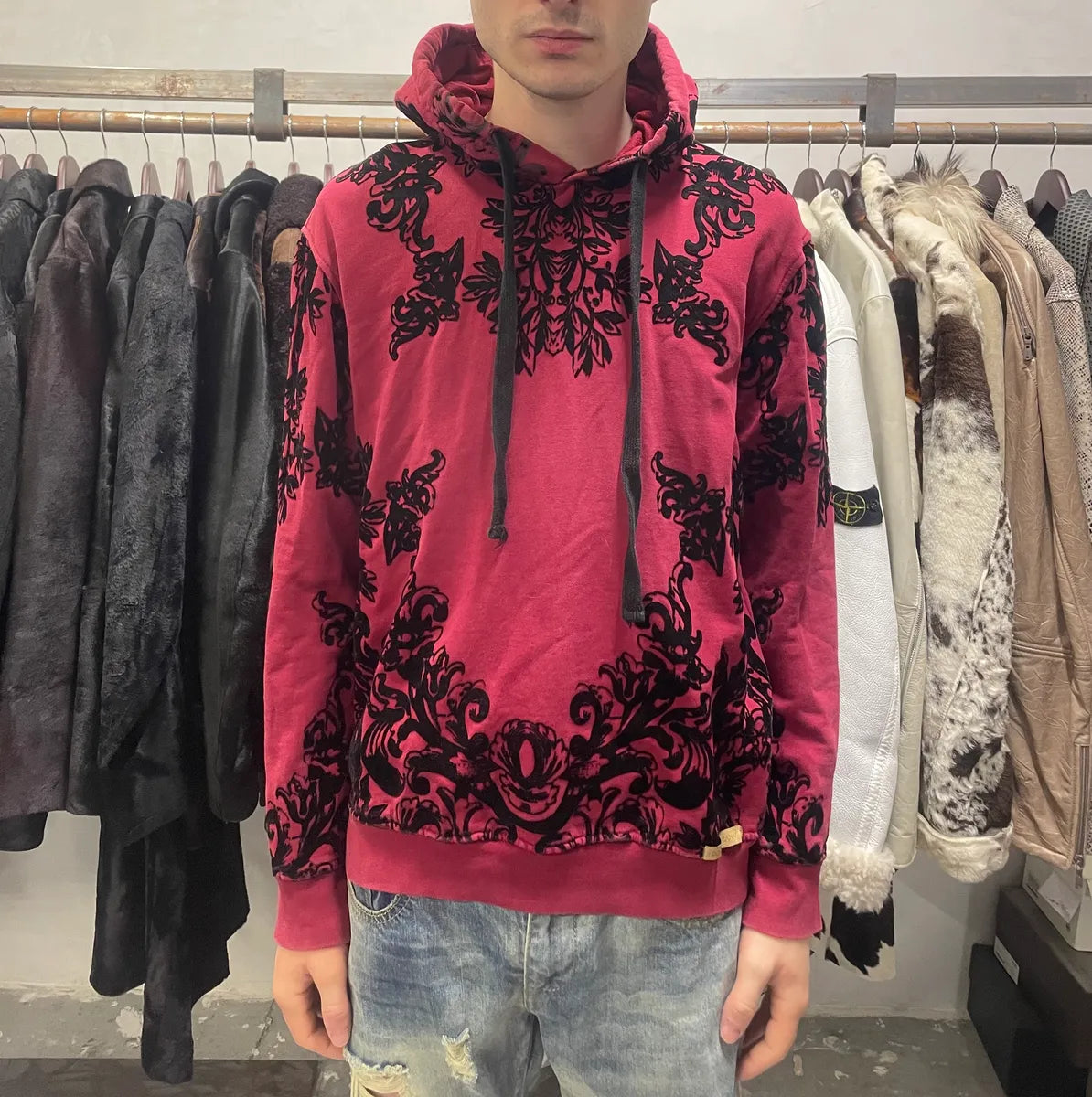 2000s Dolce & Gabbana Red Mafia Embroidered Sweater (M) 2