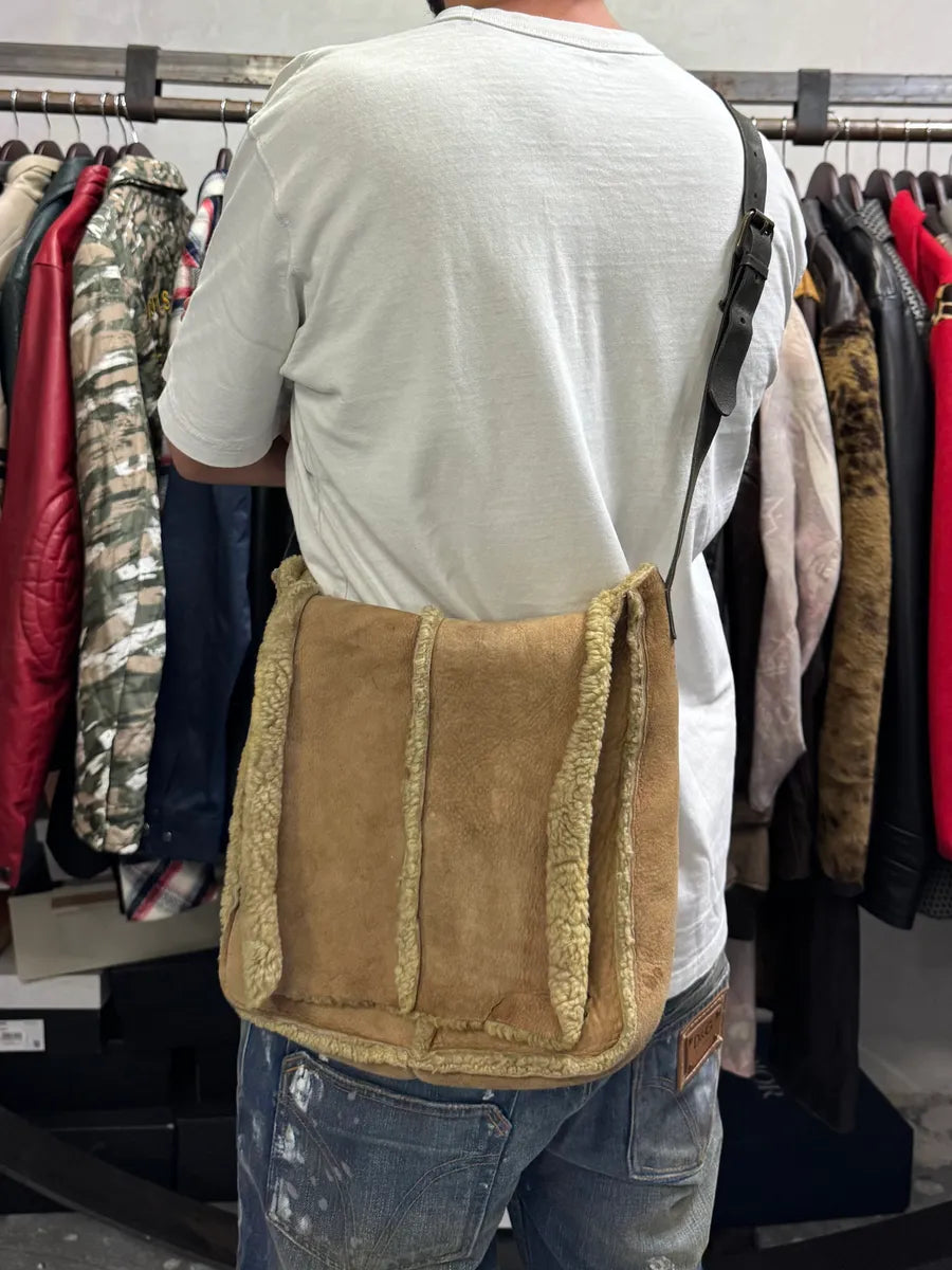 2000s Dolce & Gabbana Shearling Beige Shoulder Bag ifcWmTb 1