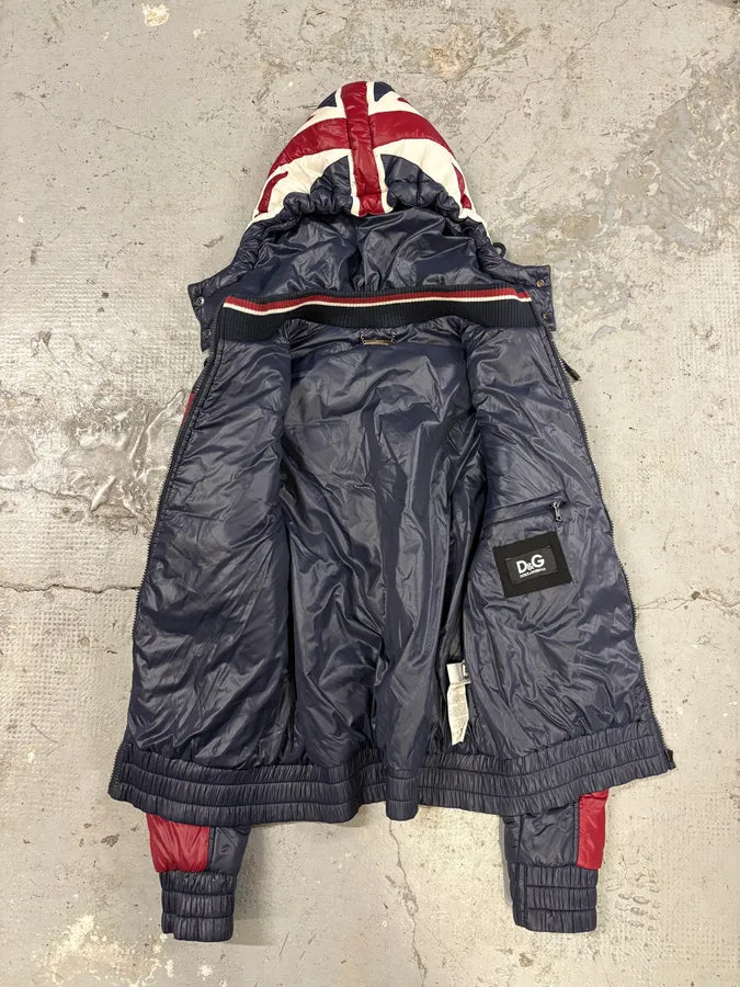 2000s Dolce & Gabbana UK Flag Hooded Red & Navy Puffer Vest Jacket JbSDrcP 8
