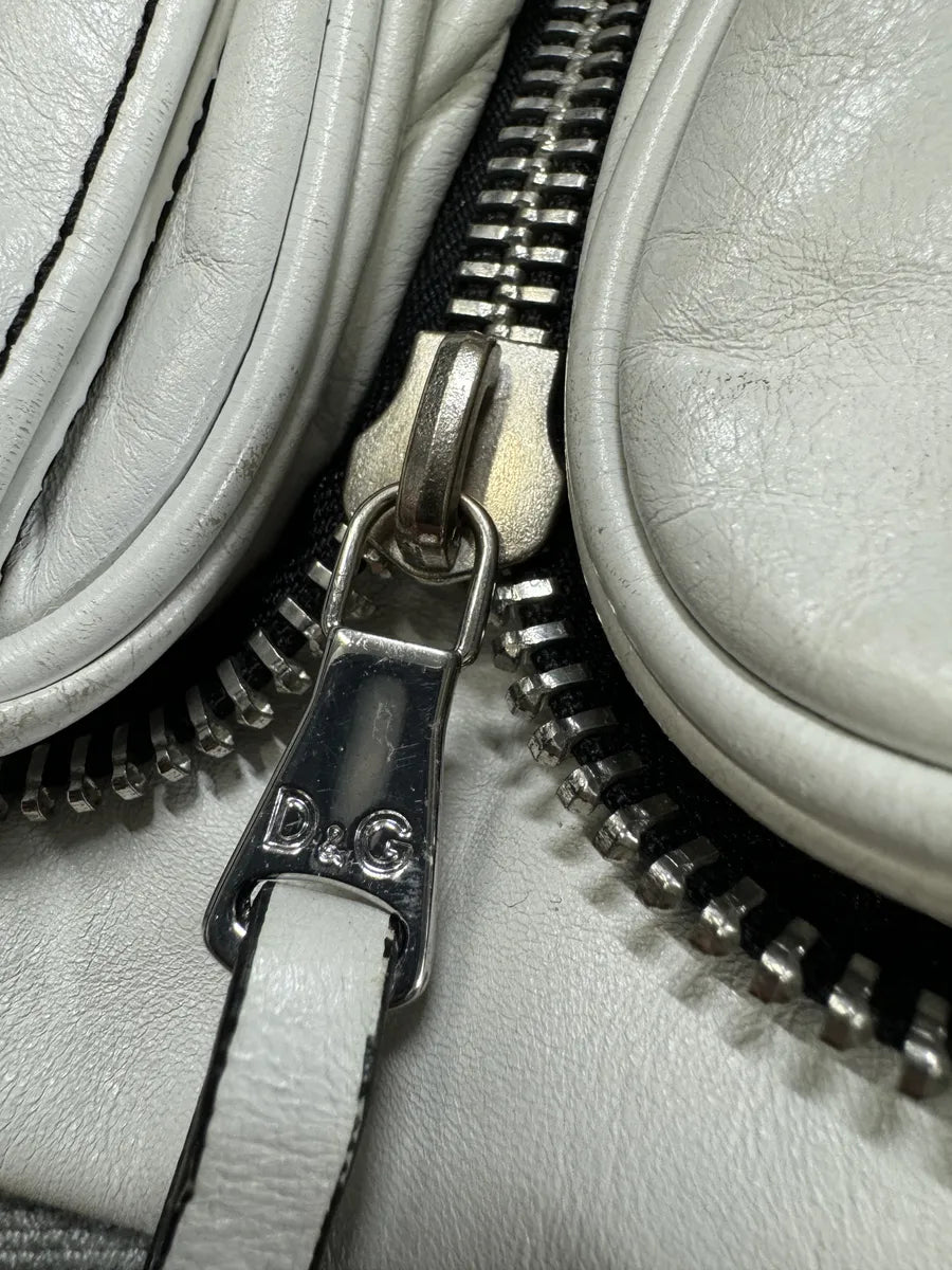 2000s Dolce & Gabbana White Leather Shoulder Bag  (OS) FhohJWt 11