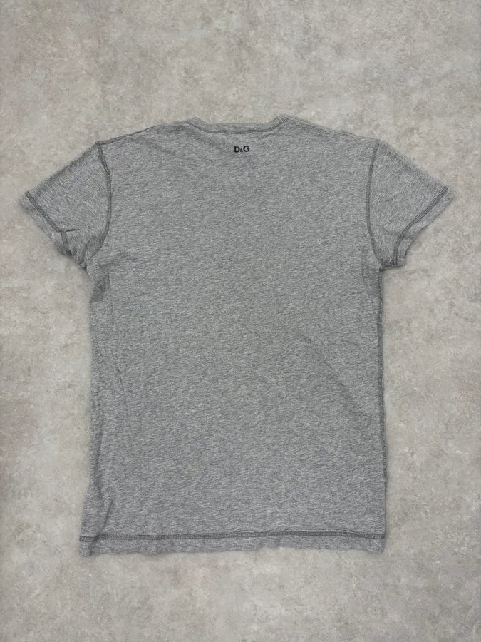 2000s Dolce & Gabbana Woman Sunbathing Grey T-Shirt EMaRFzr 5