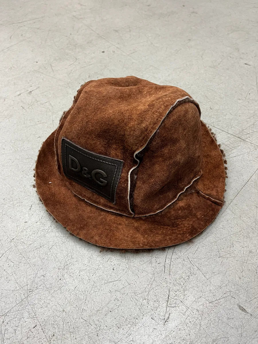 2000s Dolce & Gabbana Camel Suede Shearling Logo Hat hDiQjjo 0